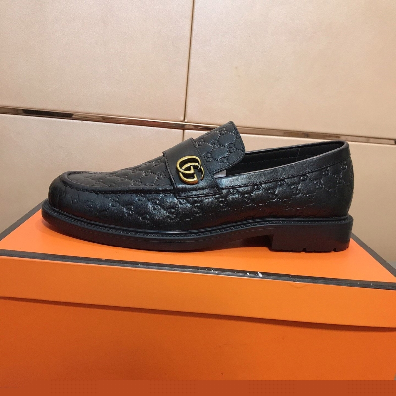G*u*i leather shoes